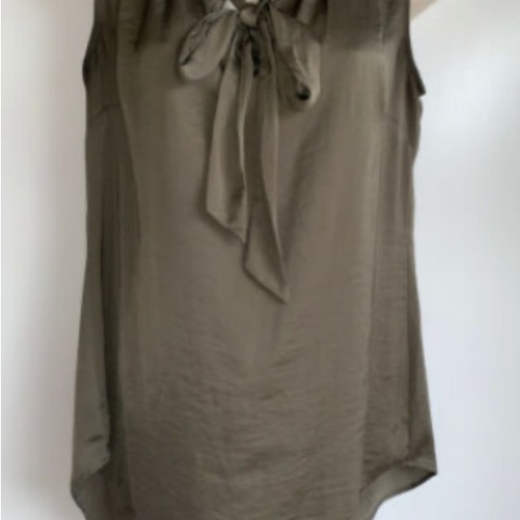 Beautiful Cabi Olive blouse - Picture 8 of 9